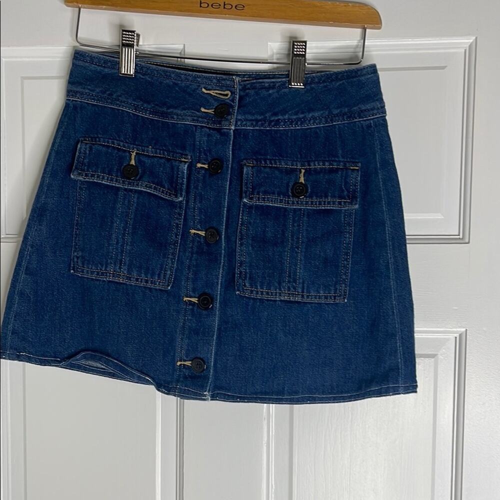 GAP Blue Mini Skirt Trendy and Versatile. size 2